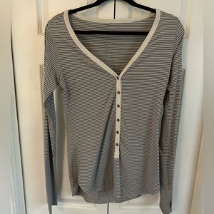 Lululemon Awesoma rulu Henley